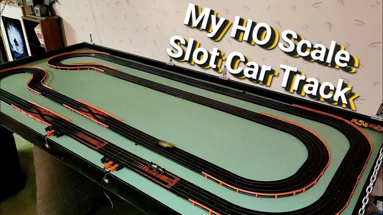 Slot Car track tour and space saving design