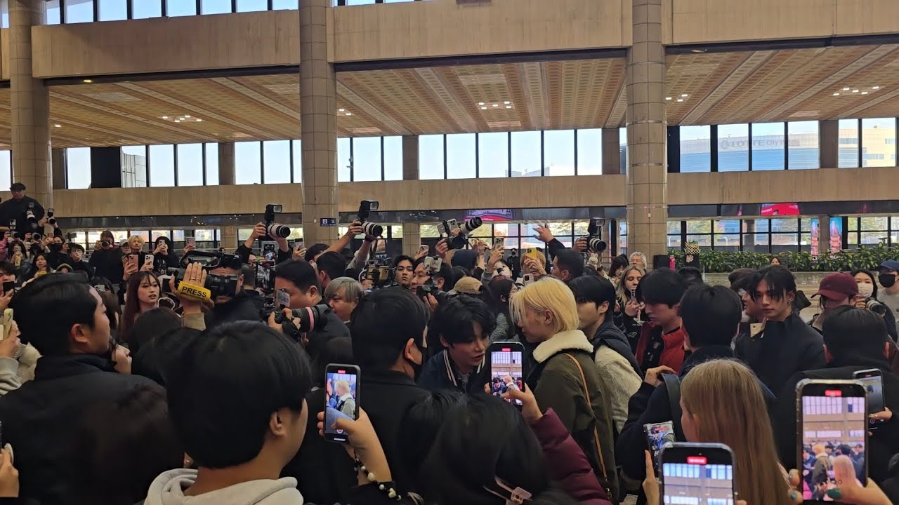 Stray Kids in line at Gimpo Airport 12-4-2024