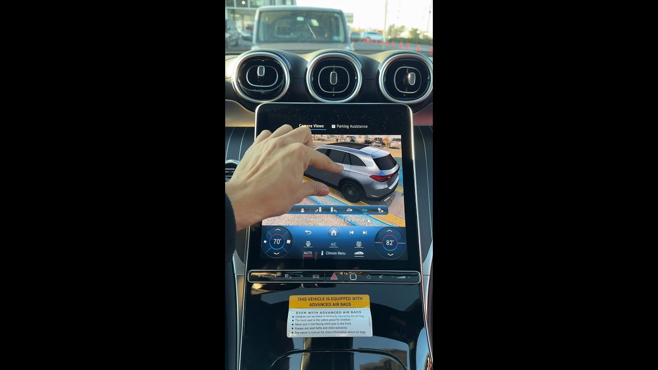 The parking cameras on this GLC300 is insane!