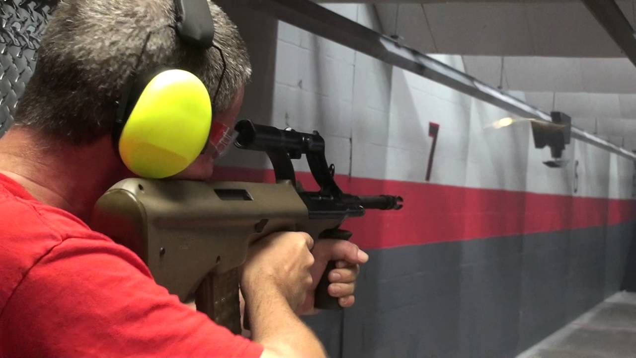 Bama shoots the Steyr AUG full auto