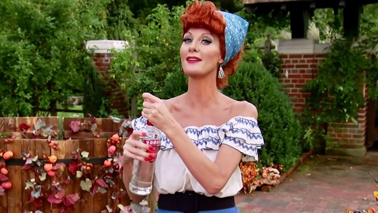 Sandra Lee - Sandra's Halloween Wonderland, part 2