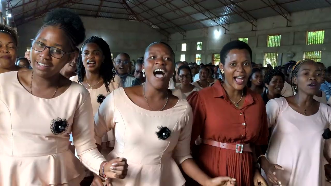 Mtakatifu by kayetta mt. Yakobo KMMG
