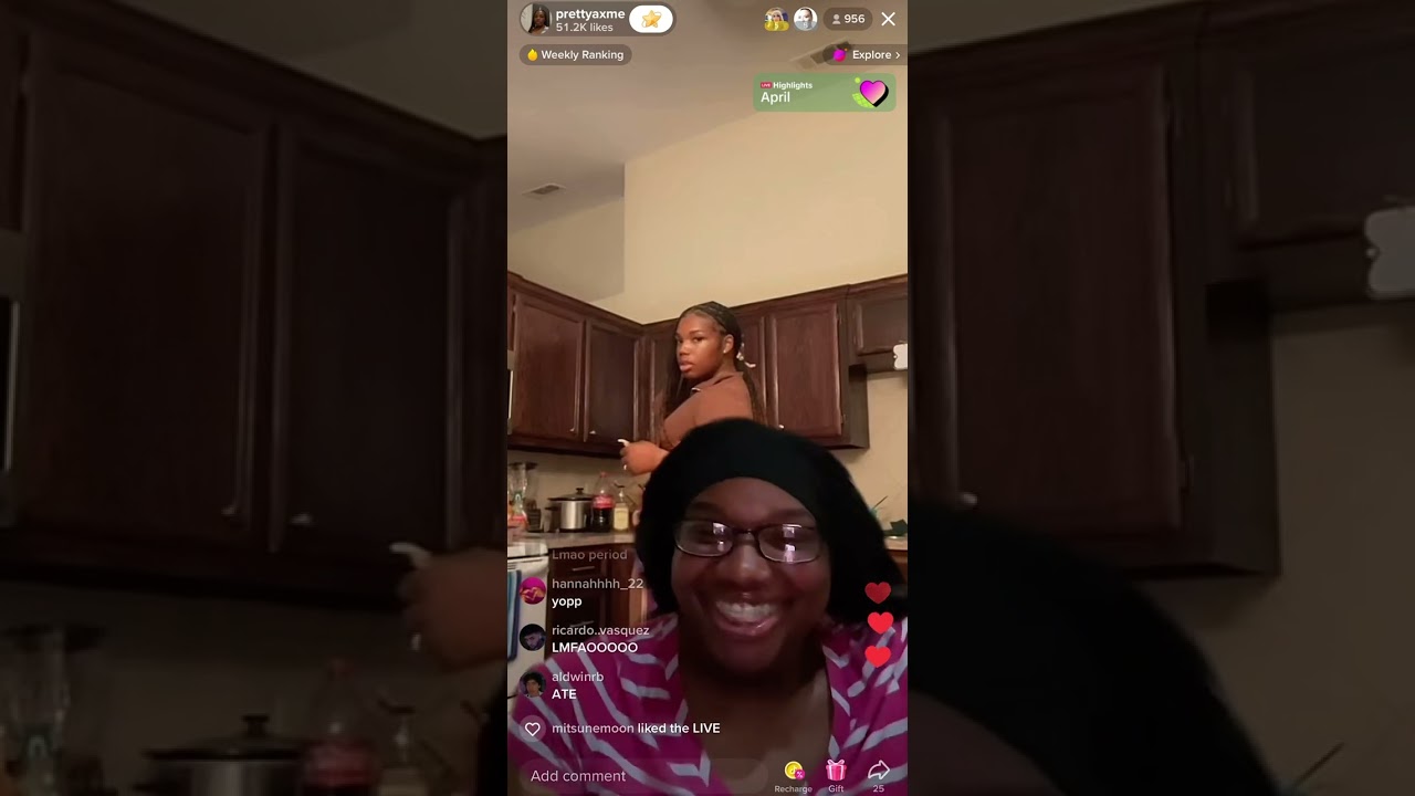 Prettyaxme TikTok live