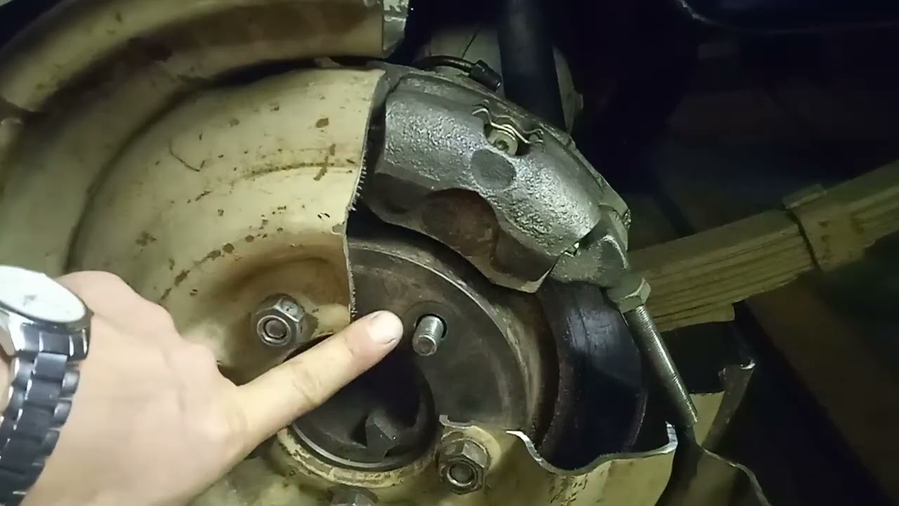 Москвич 402 модернизация: Часть 3 - распилили колесный и тормозной диски.