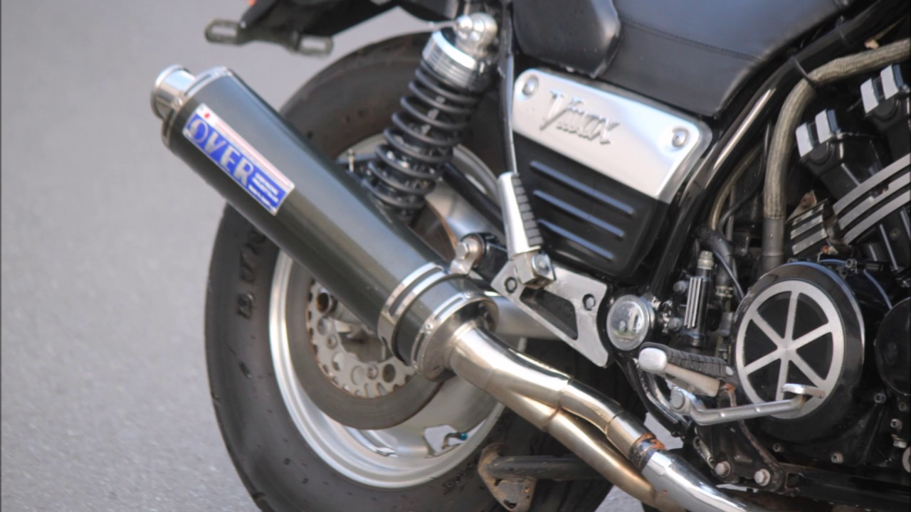 yamaha V-Max over Racing