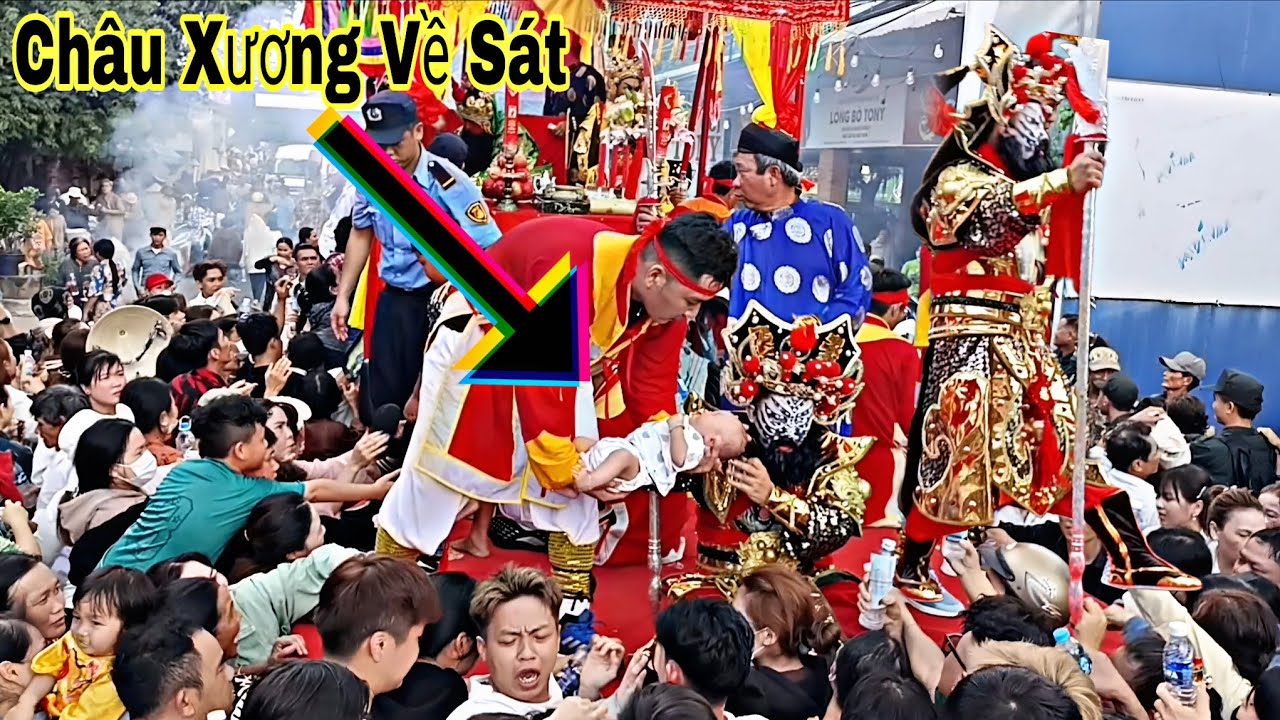  Khủng khiếp Châu xương về sát.hỗn loạn hàng ngàn người dẫm đạp nhau xin ban phước!