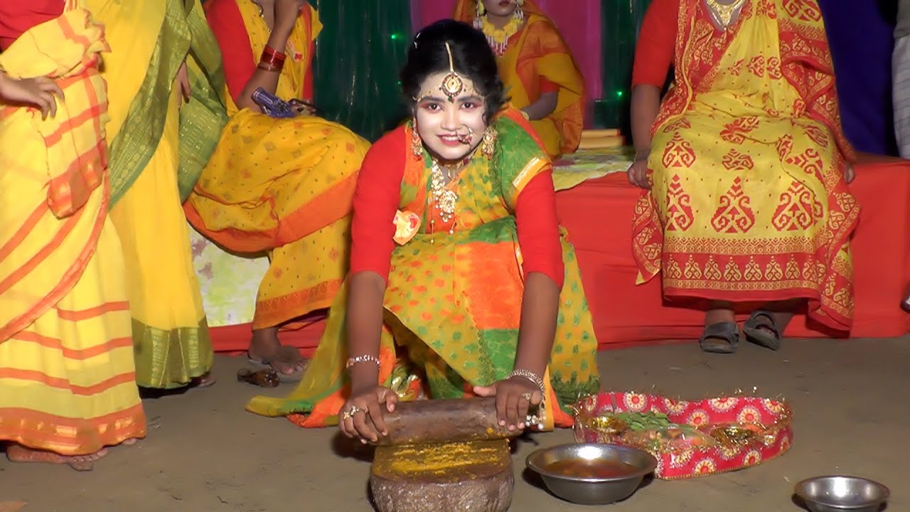হলুদ বাটো মেন্দি বাটো বাটো ফুলের মৌ || Bangladeshi Village Wedding || Biyer Gaan || গ্রামের বিয়ে