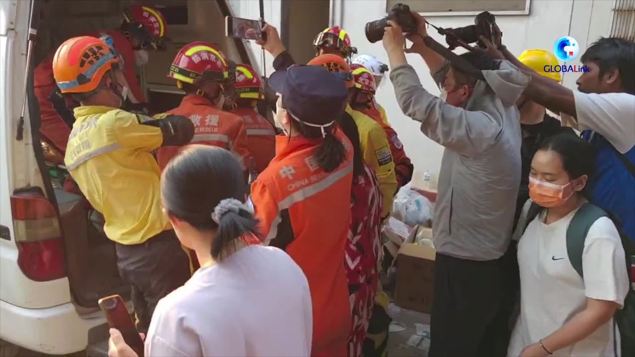 GLOBALink | Chinese rescuers recover survivor in quake-hit Myanmar city Mandalay