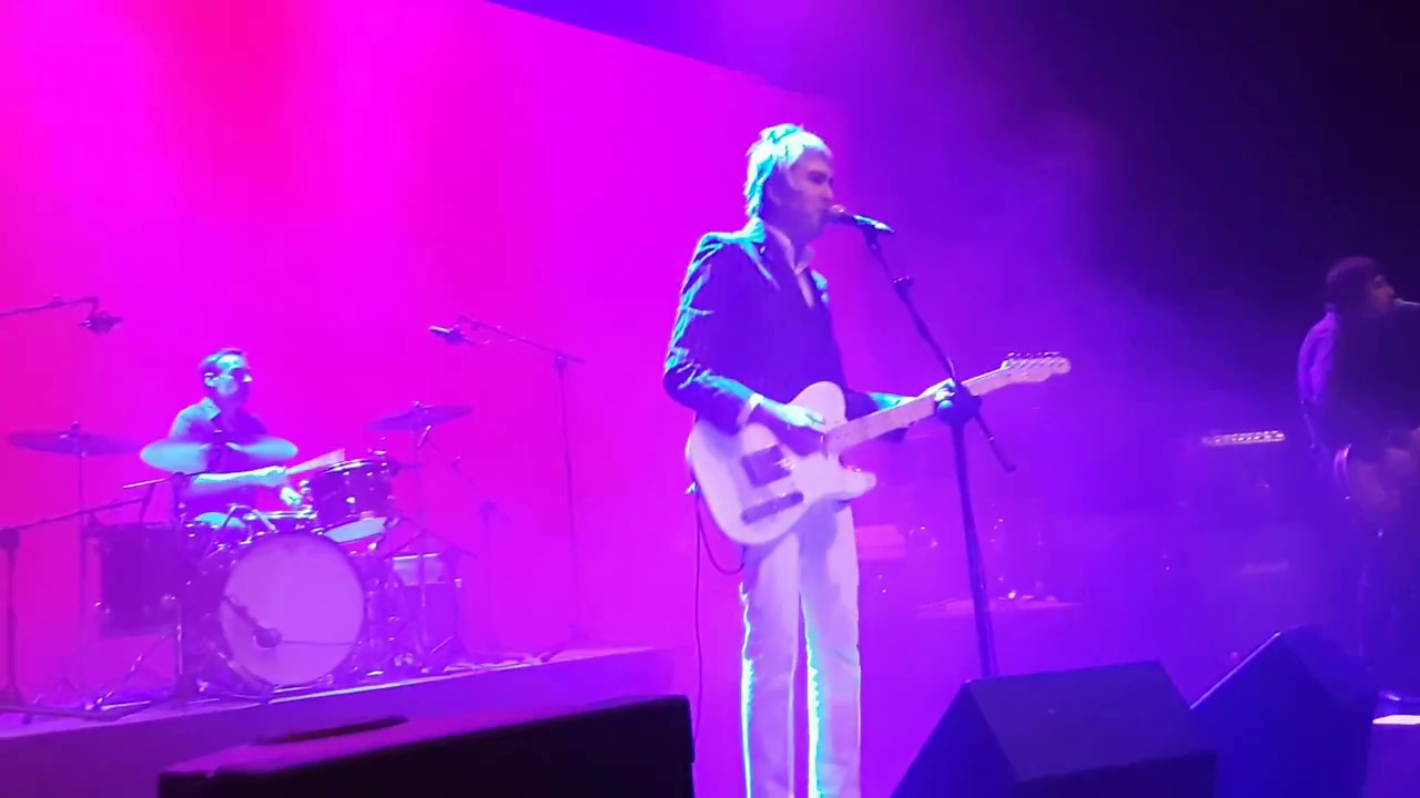 LA CHICA DE MEL (LOS FLECHAZOS)