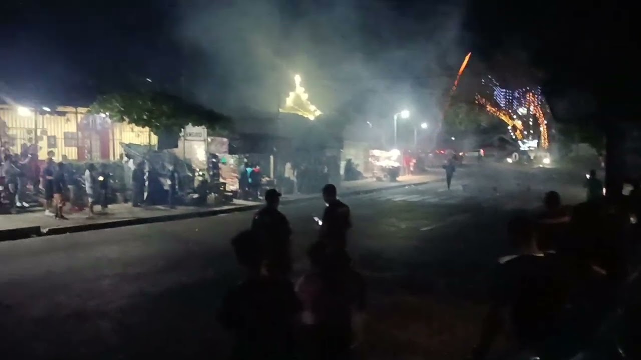 Así resivieron la profesión de la virgen de los remedios con la quema de pólvora en izalco 