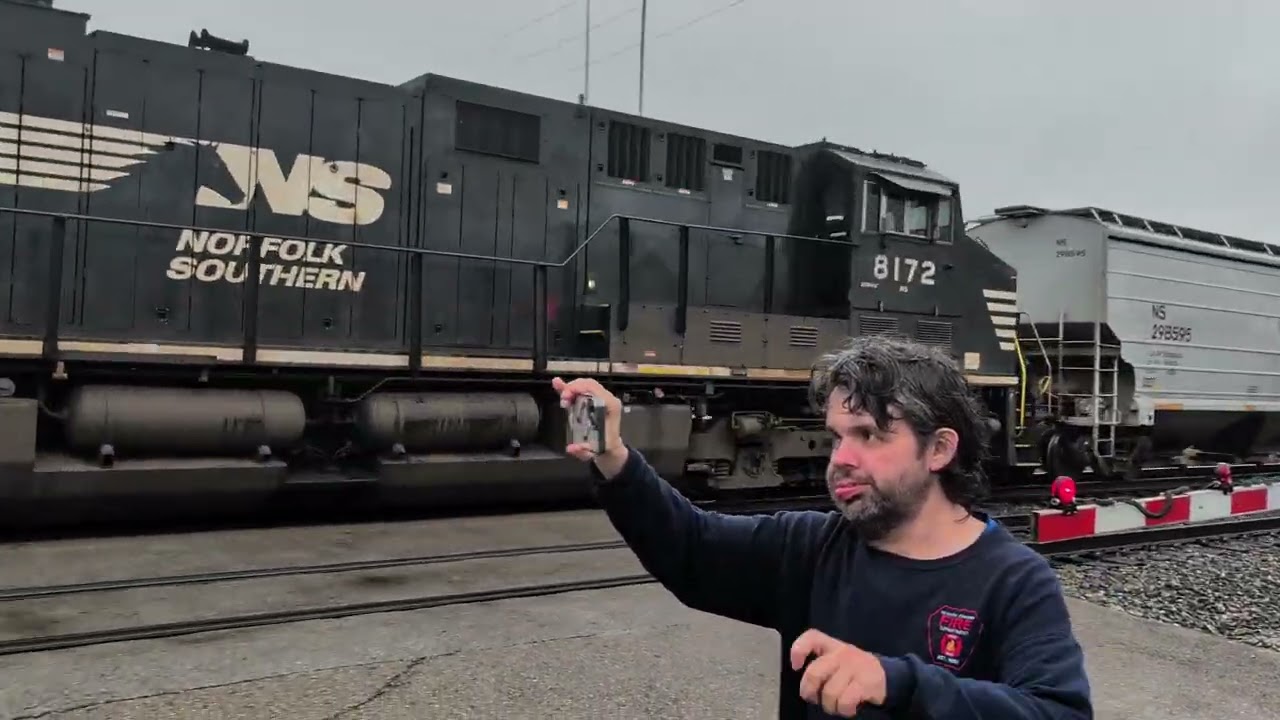 A Norfolk Southern grain train.