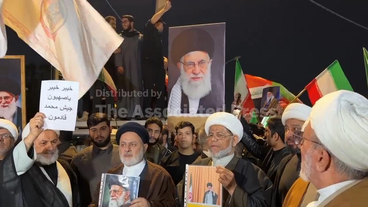 Iraqis in Baghdad demonstrate in support of Iran against Israeli-US attacks