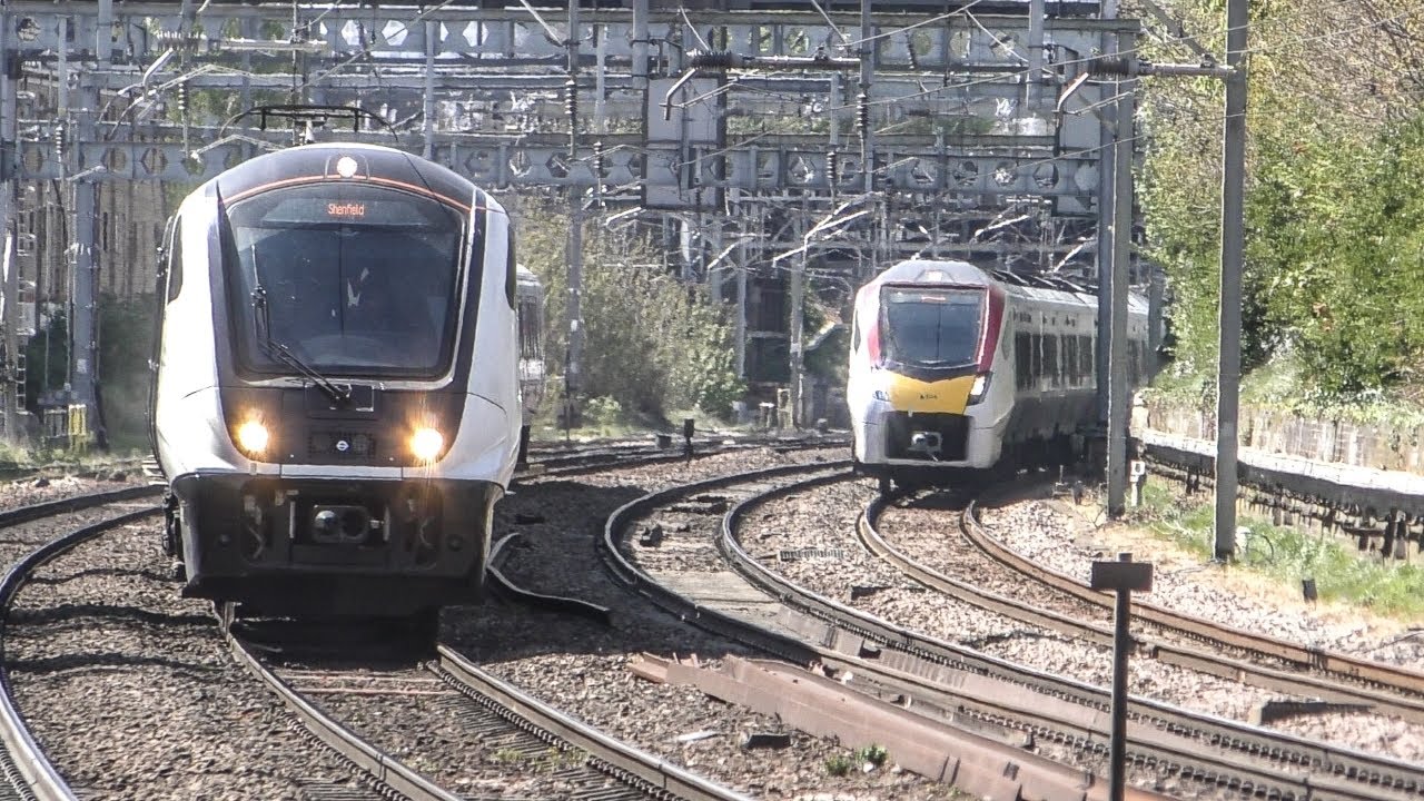 Trains at Manor Park, GEML | 24/04/21