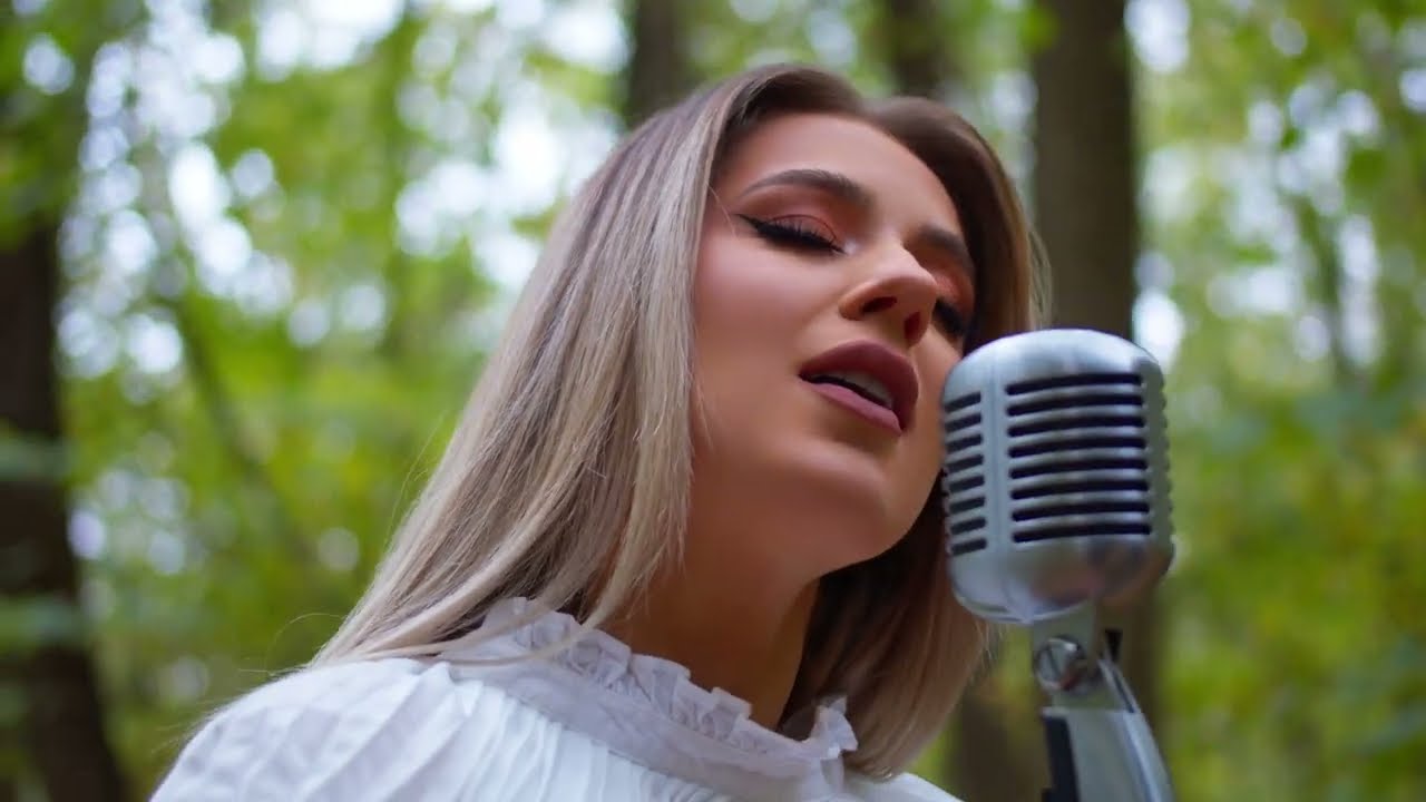 AMME - Ce mai vrei acum | Piano Live Session