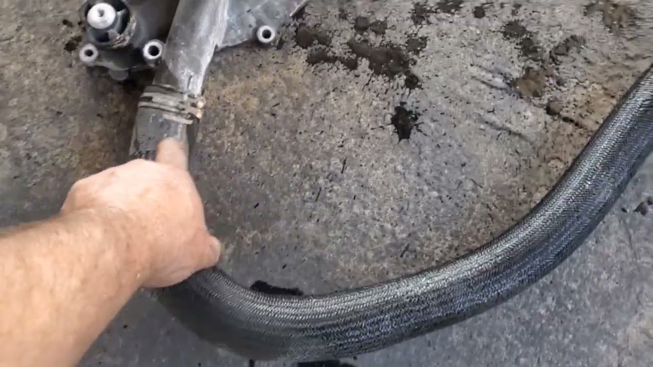 Kelly's Cars Tech: 2015 Challenger 5.7 water pump replacement!