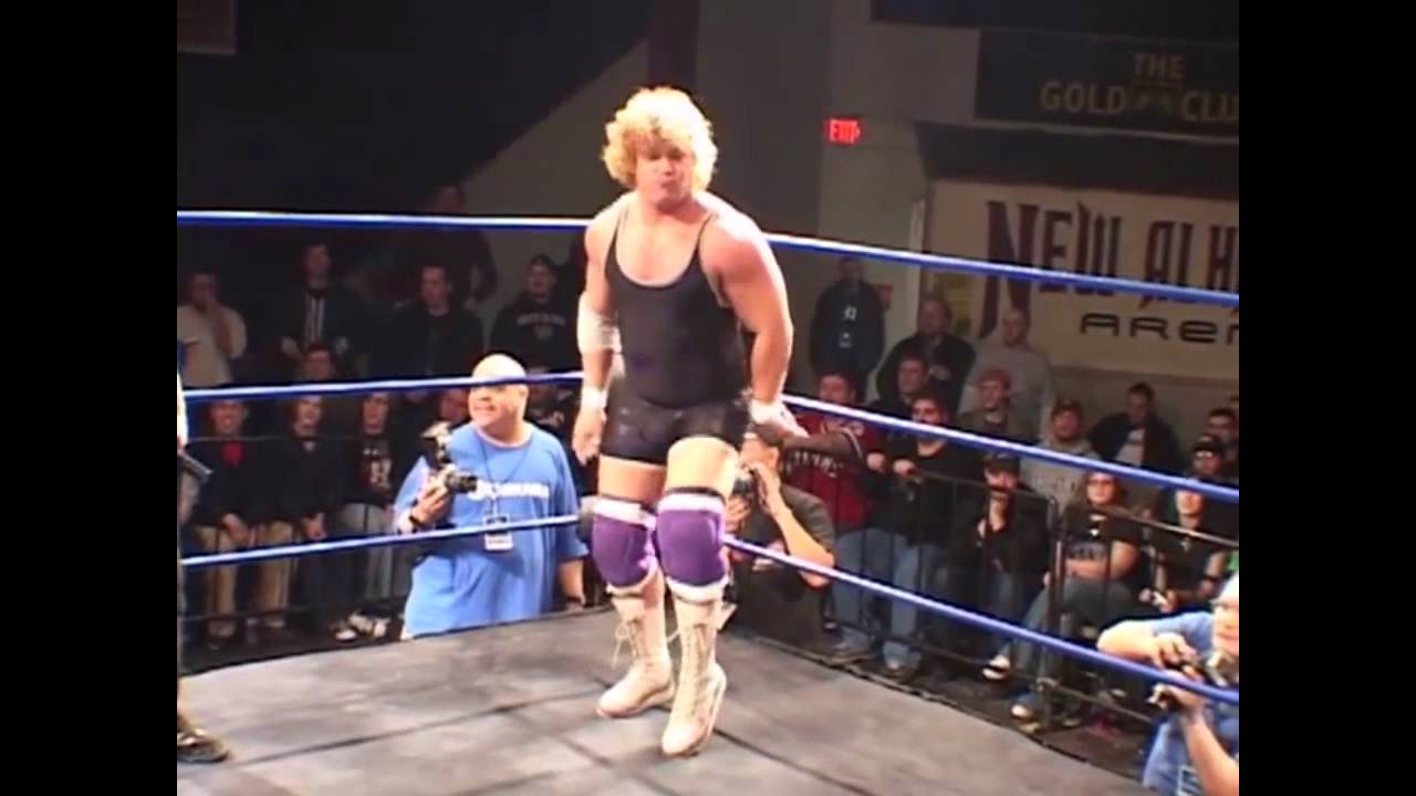 CHIKARA: The great Larry Sweeney vs One Man Gang Strut Off!