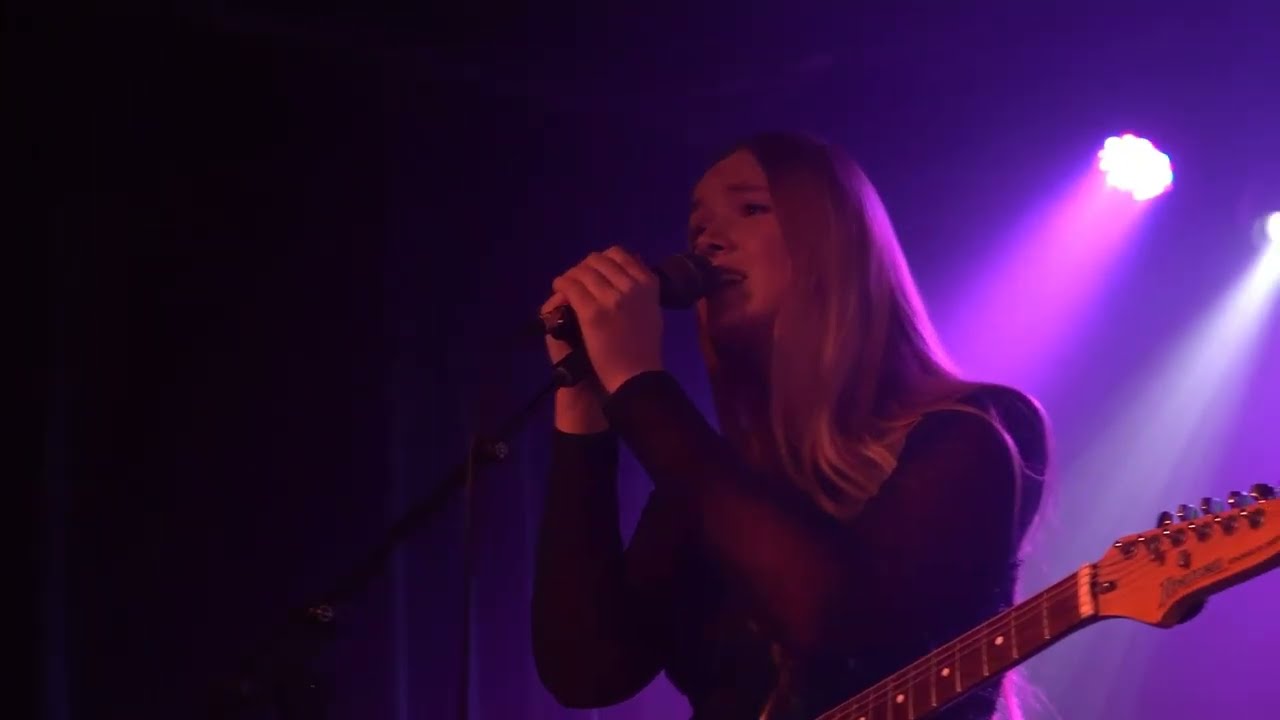 Babygirl - I Wish I Never Met You (Live at Drake Underground)
