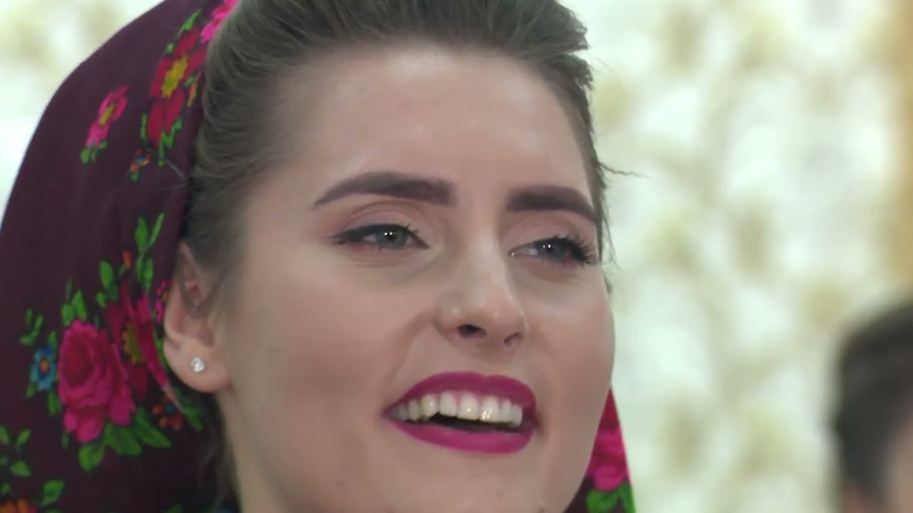 Andreea şi Maria Pavelean - Din căsuţa nostă dragă