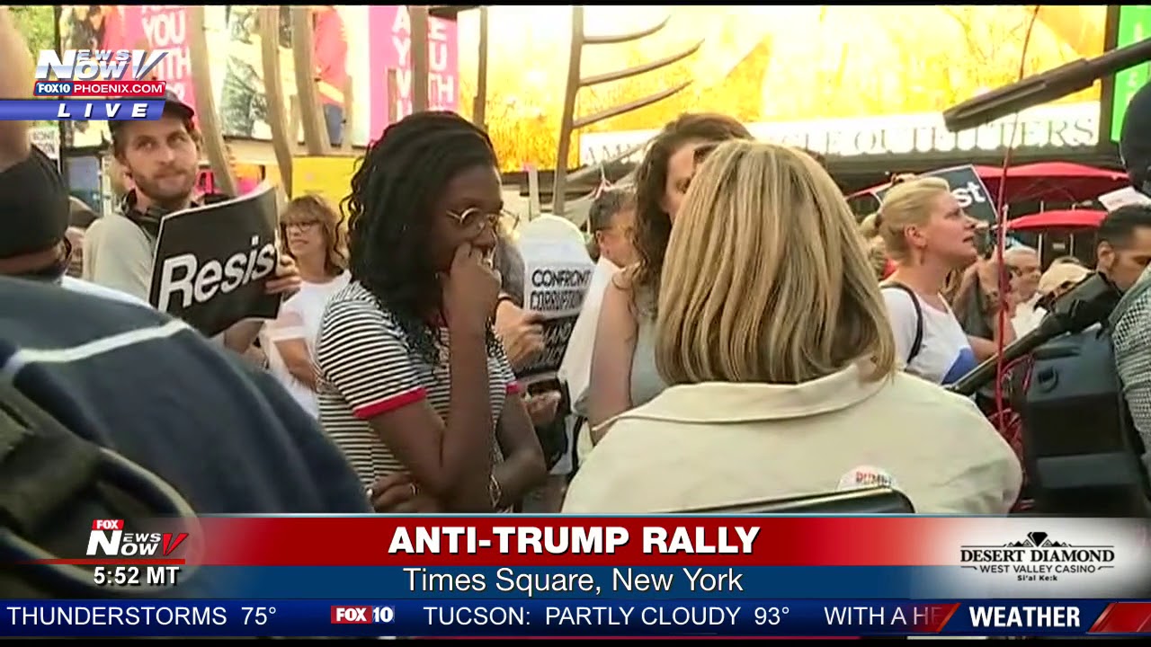 ANTI-TRUMP RALLY: Crowd packs Times Square in New York City (FNN)