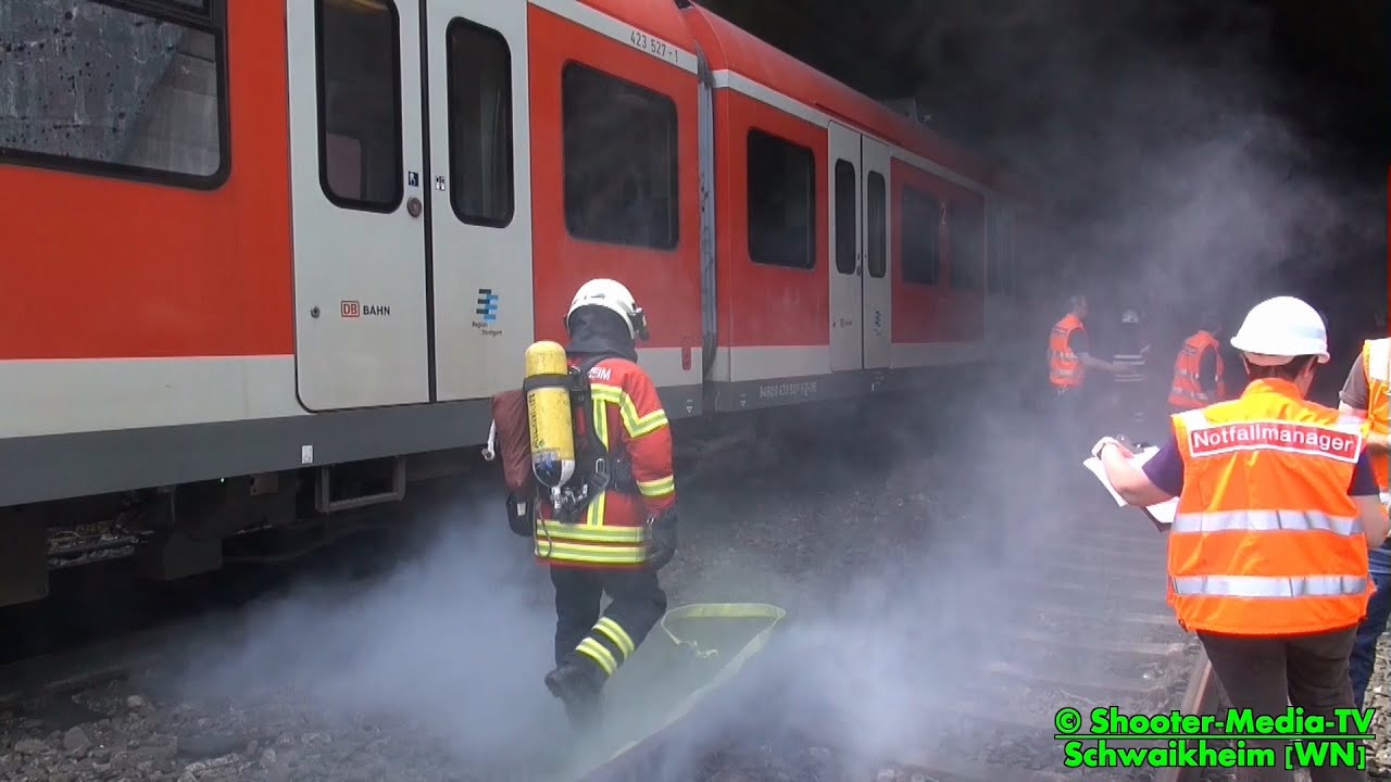 [FEUER AM ZUG IM TUNNEL] + GROSSALARM FÜR DIE EINSATZ- & RETTUNGSKRÄFTE + [Ü]