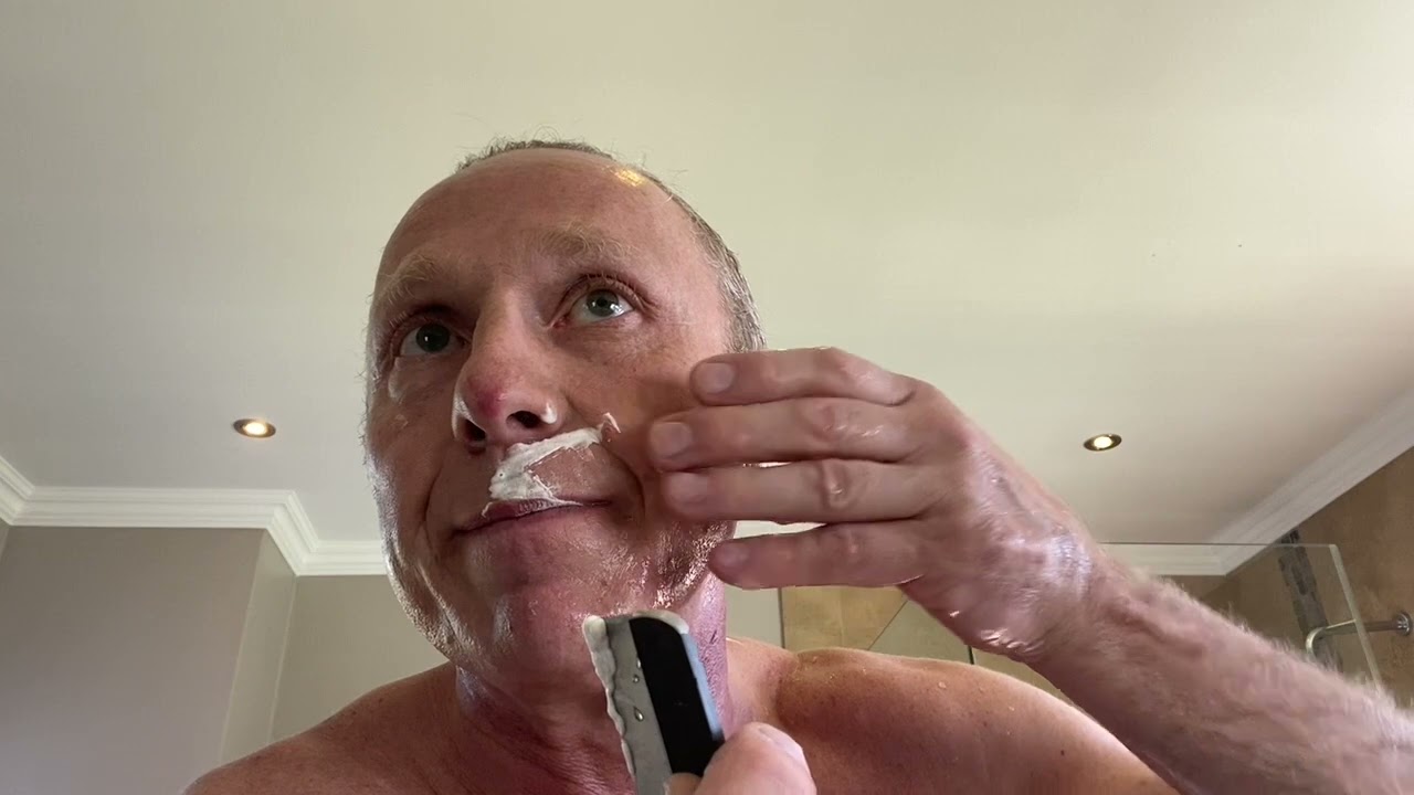 How to Straight Razor Shave - Iwasaki Kamisori Swedish Steel (vid 21)