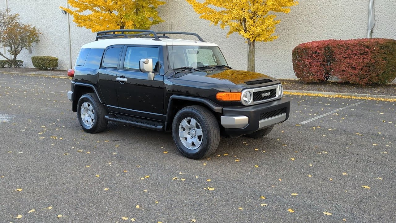 Обзор 4K Toyota FJ Cruiser 2007 года. Виртуальный тест-драйв и осмотр