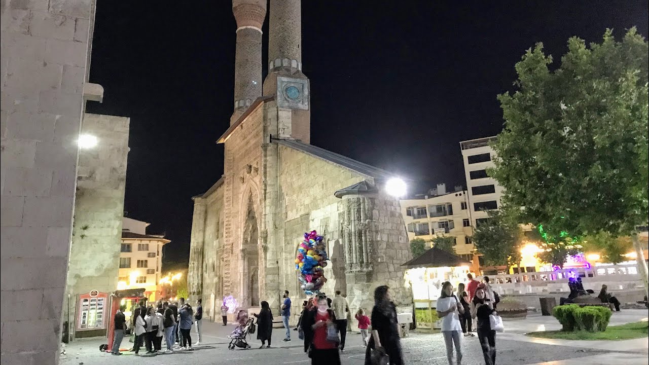 Walking in Sivas: a city on the Anatolian Silk Road
