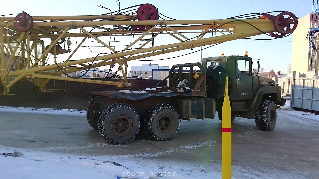 КрАЗ-260 перевозка крана  KrAZ-260 transportation of a tower crane YaMZ-238 Turbo amazing sound