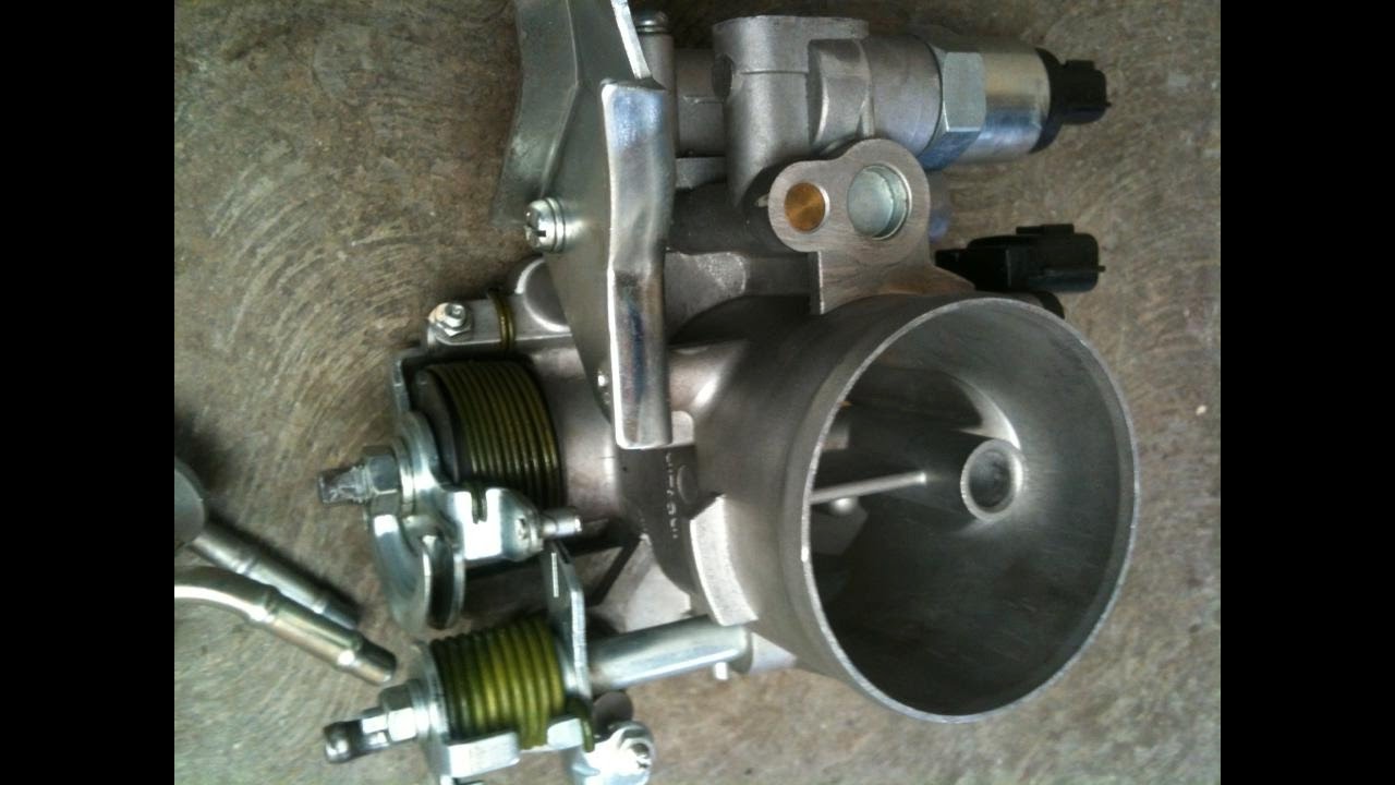 Como desmontar el cuerpo de aceleración de un Tsuru/Sentra B13