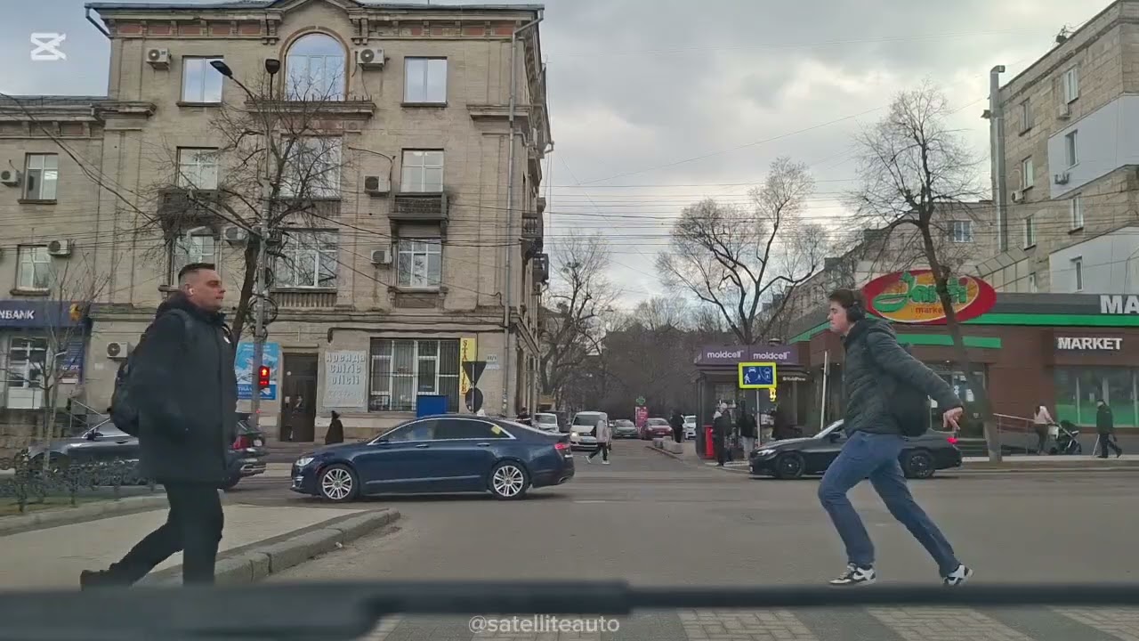 Как много девушек хороших, как много ласковых имён. #Кишинев. — Екатерина за рулём.