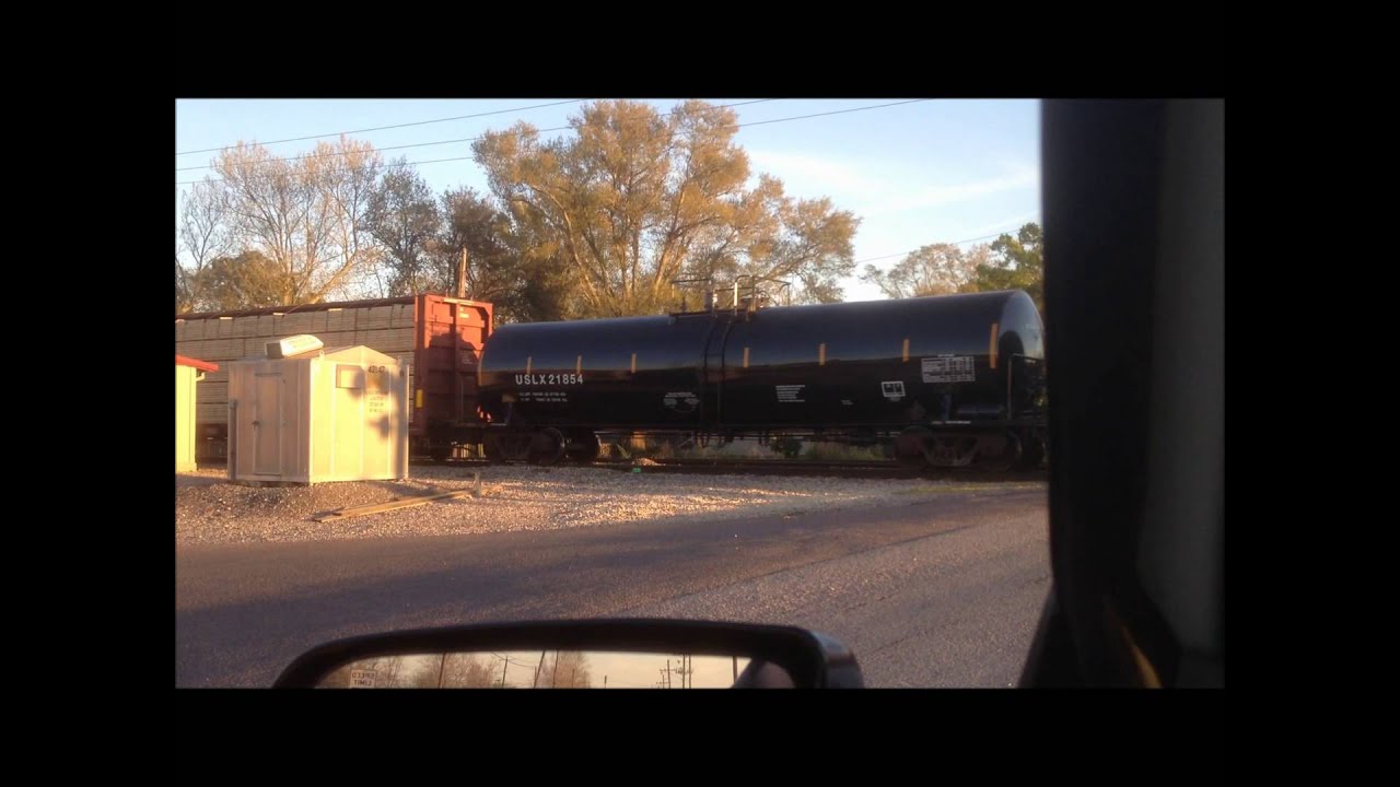 IC 1034 and CN 2565 (Very Rare Freight) (3/11/13) Reserve, LA
