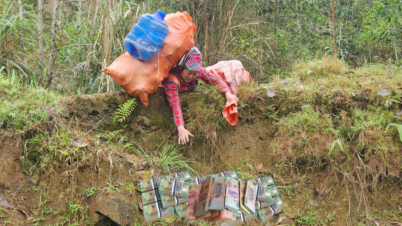TIMELAPSE : GIRL FOUND A LOT OF MONEY ON THE STREET WHILE COLLECTING SCRAP?