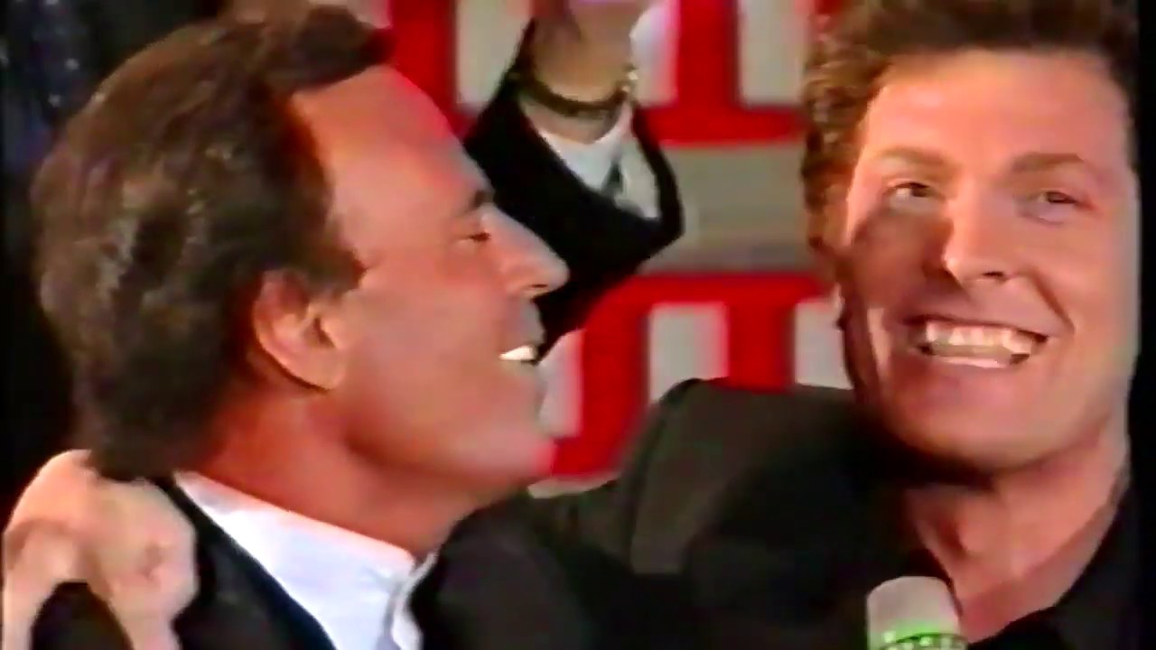Gigi Vigliani imita a Julio Iglesias y Gianni Morandi - Sono un pirata sono un signore [ RAI TV ]