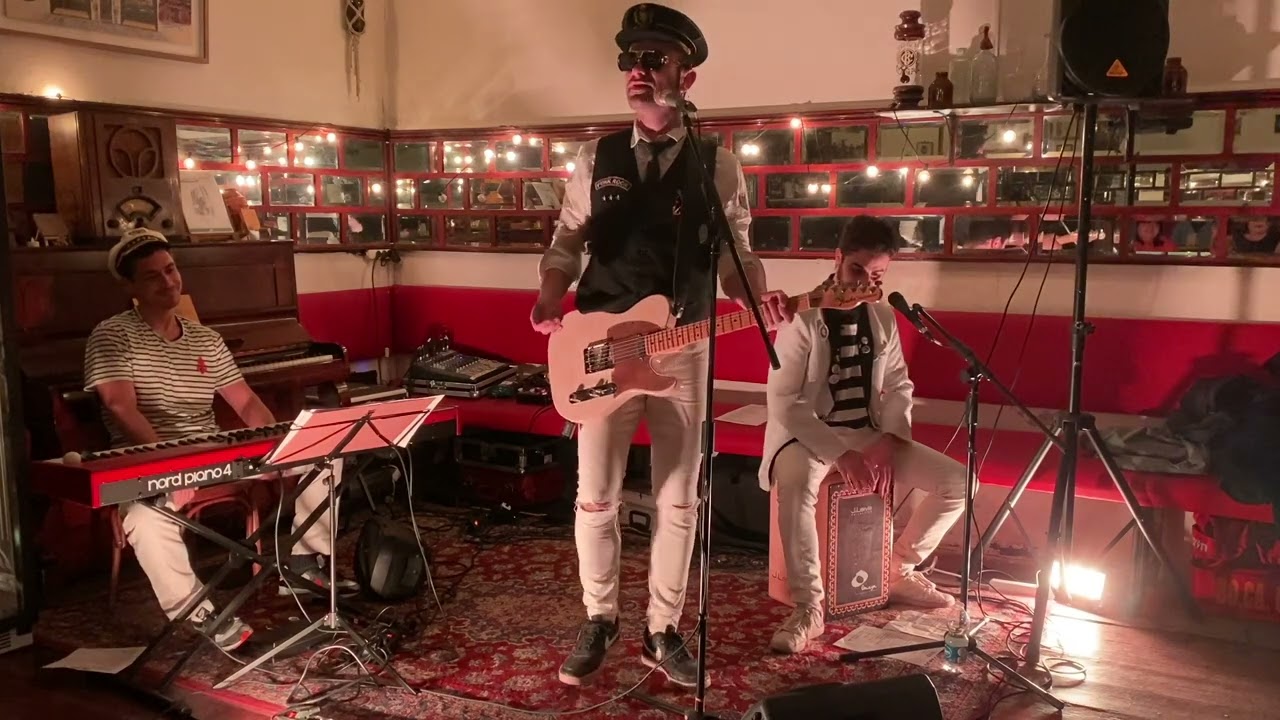 Punk Sailor en Café - Salón Pérez