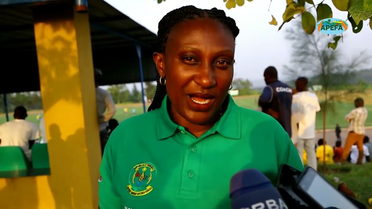 Guverineri, Kayitesi akangurira abaturage guhangana n'imihindagurikire y'ibihe.