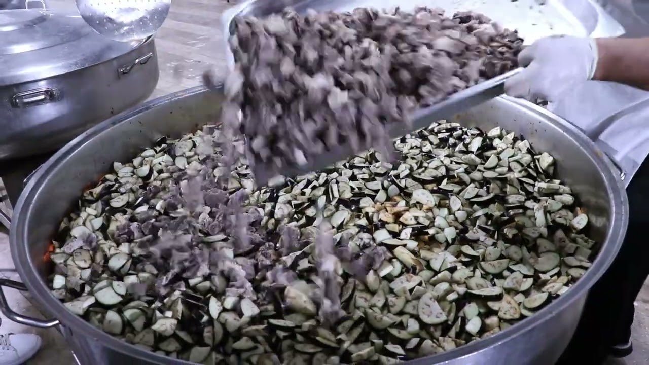 HALİLİYE BELEDİYESİ İLE SICAK YEMEKLER 4 BİN 198 VATANDAŞA ULAŞTIRILIYOR