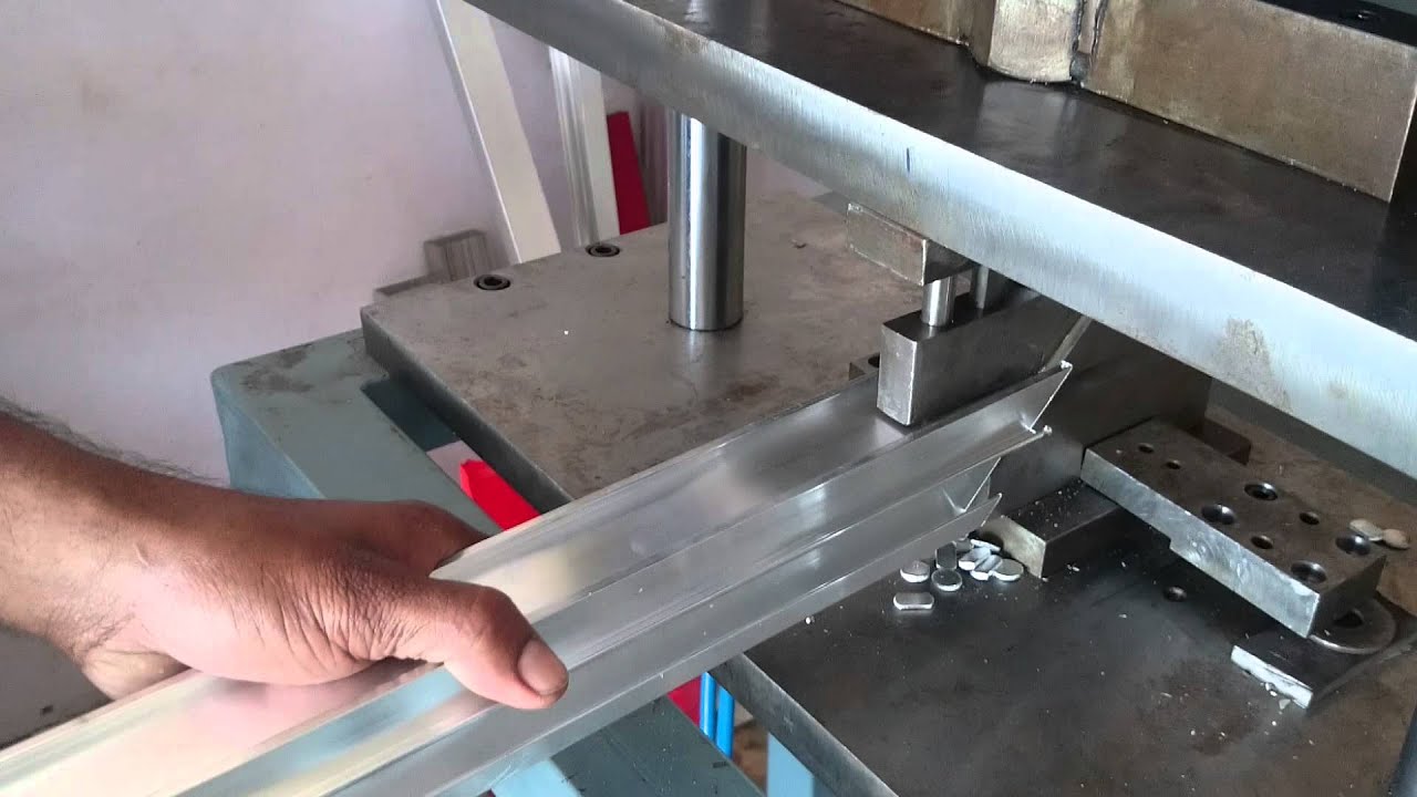 Aluminium profile punching machine