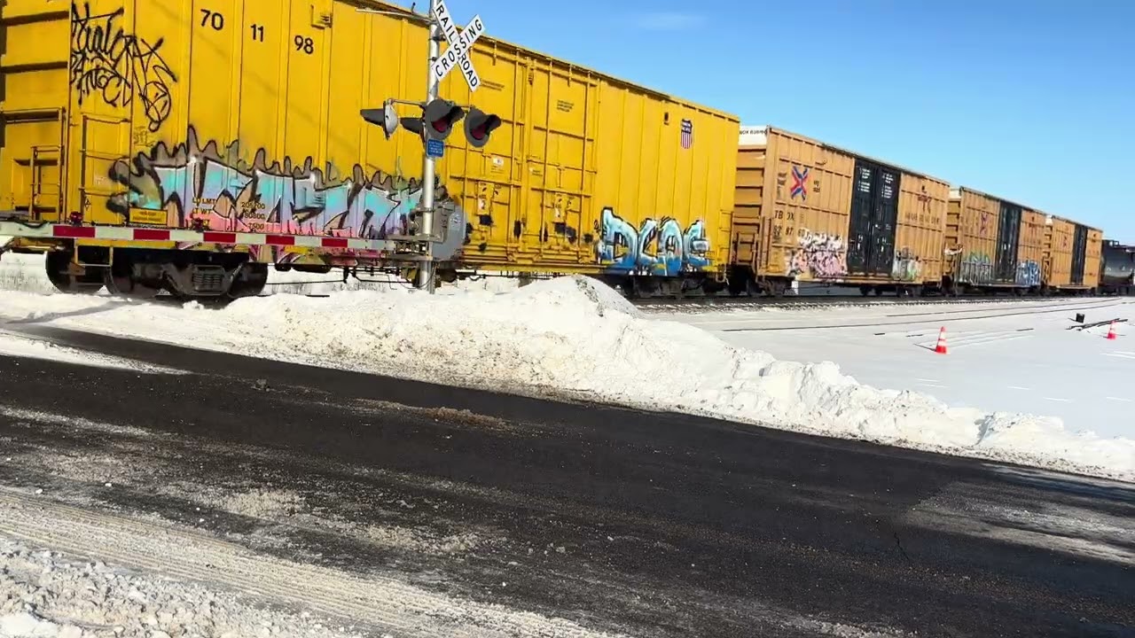 NS 116 at the Radnor Road railroad crossing in Waldo Ohio on 1-29-2026 First Train for 2026