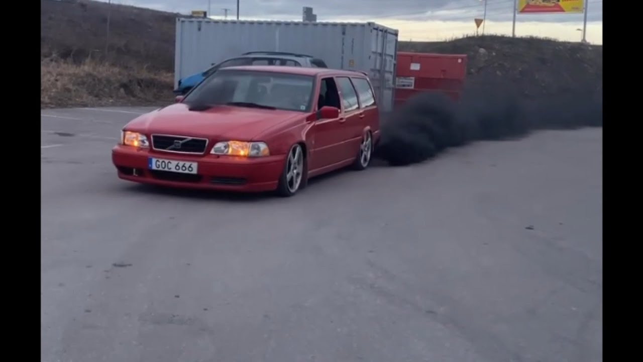 Volvo D5252T-Lots of black exhaust