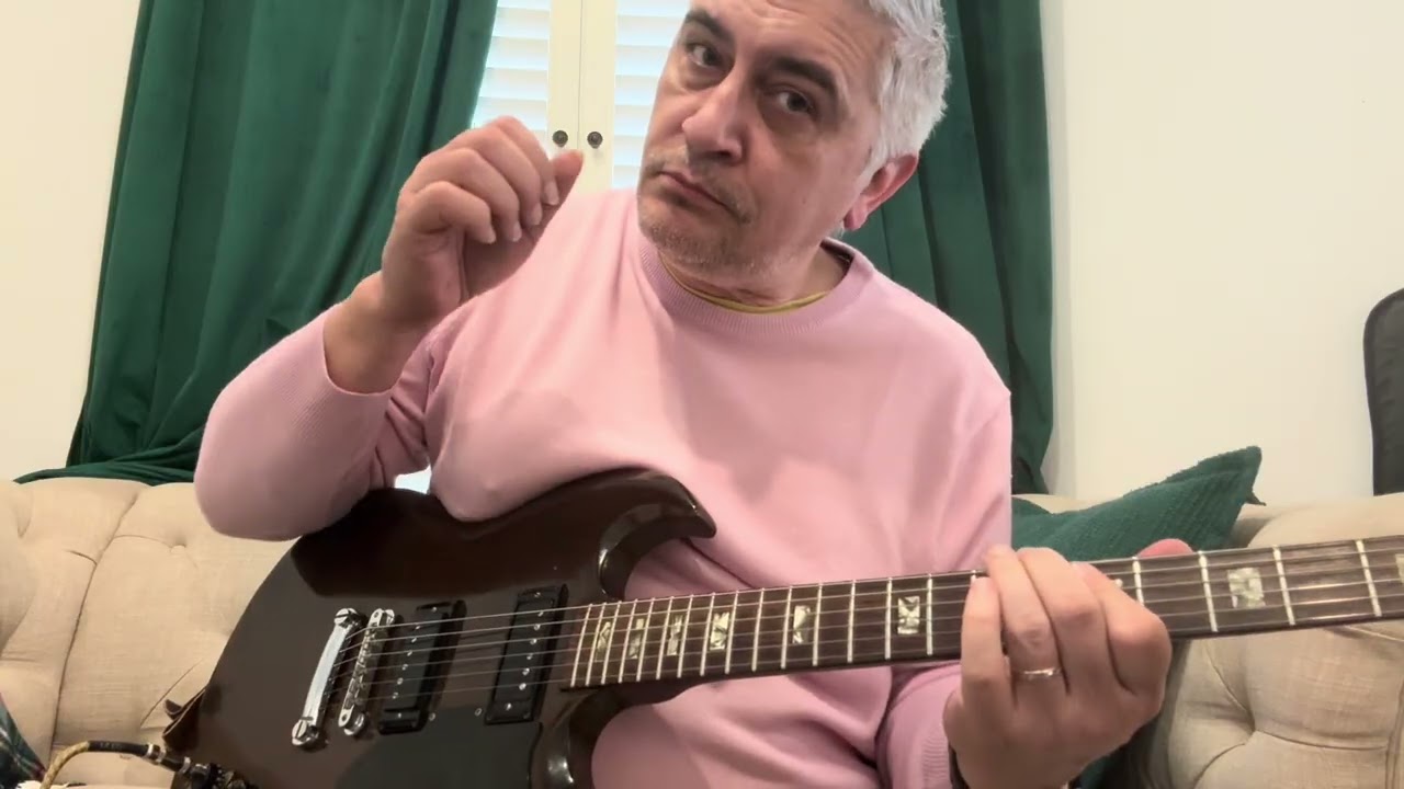 ‘73 Gibson SG VS ‘94 Telecaster MIM.