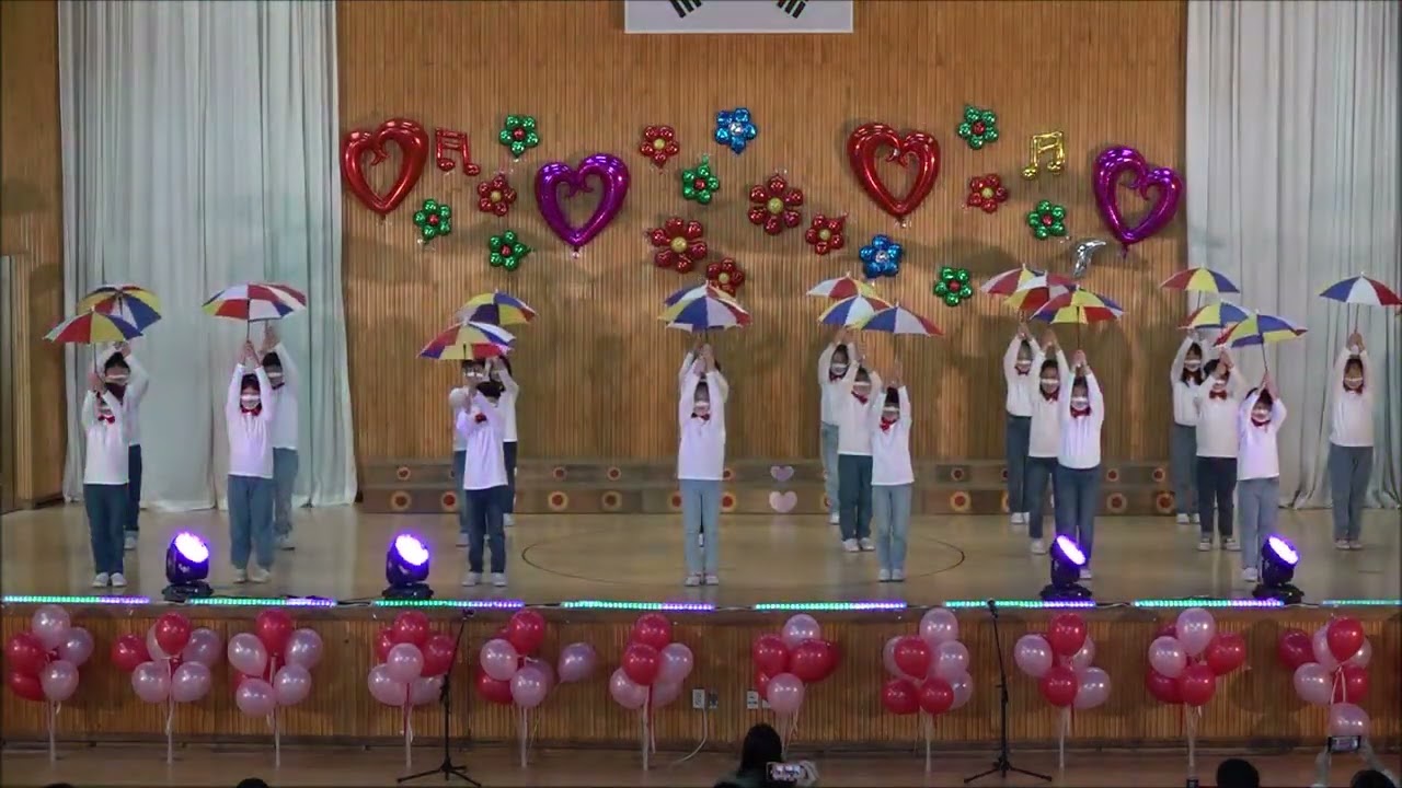 2022 월성초 한마음축제 3학년 3반 우산춤 (LOVE SONG)