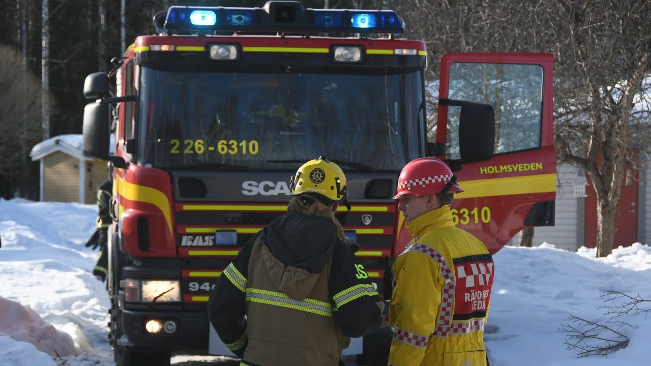 Holmsveden: Brand i garage