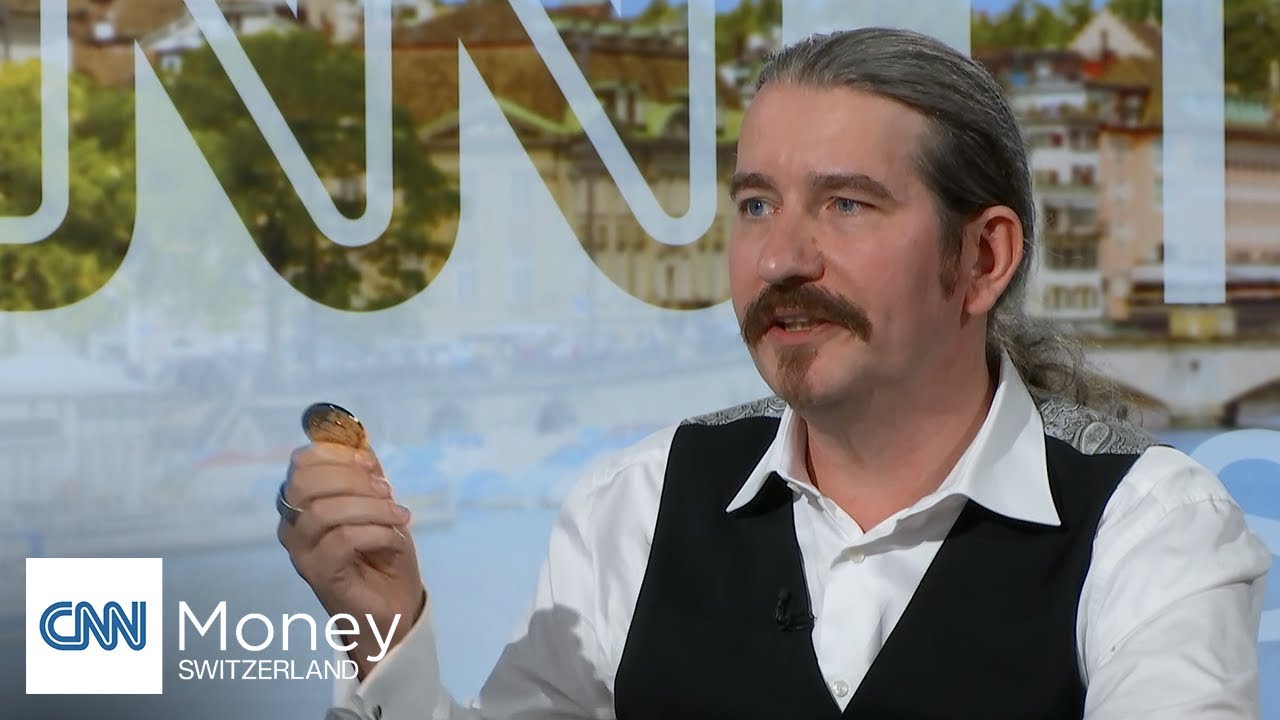 The entrepreneur who carries a Bitcoin worth $200,000 in his pocket