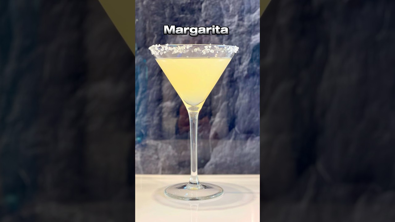 Classic Margarita (easy and best method to do at home) full recipe in the comments 👇 #tequila