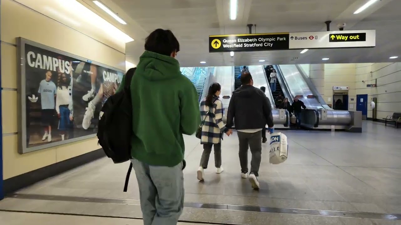 Stratford Station - Platform to Westfield exit