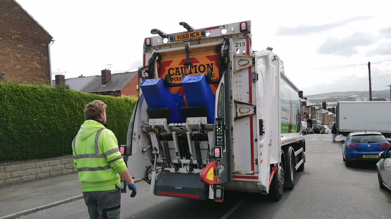 Veolia Sheffield Dennis Elite 6 Bin lorry on Paper and Cardboard, NCN