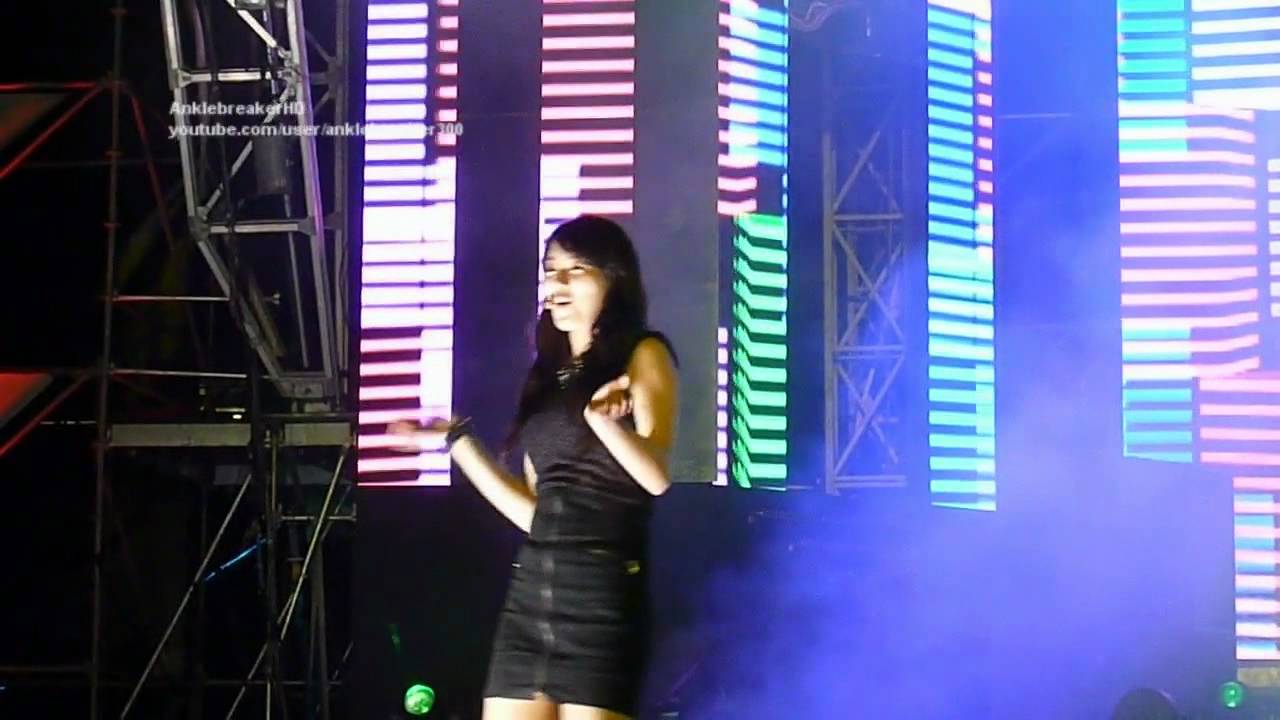 [2011.11.12] Kpop Music Fest 2011 Sydney - Suzy dancing to Can't get you out of my head.mp4