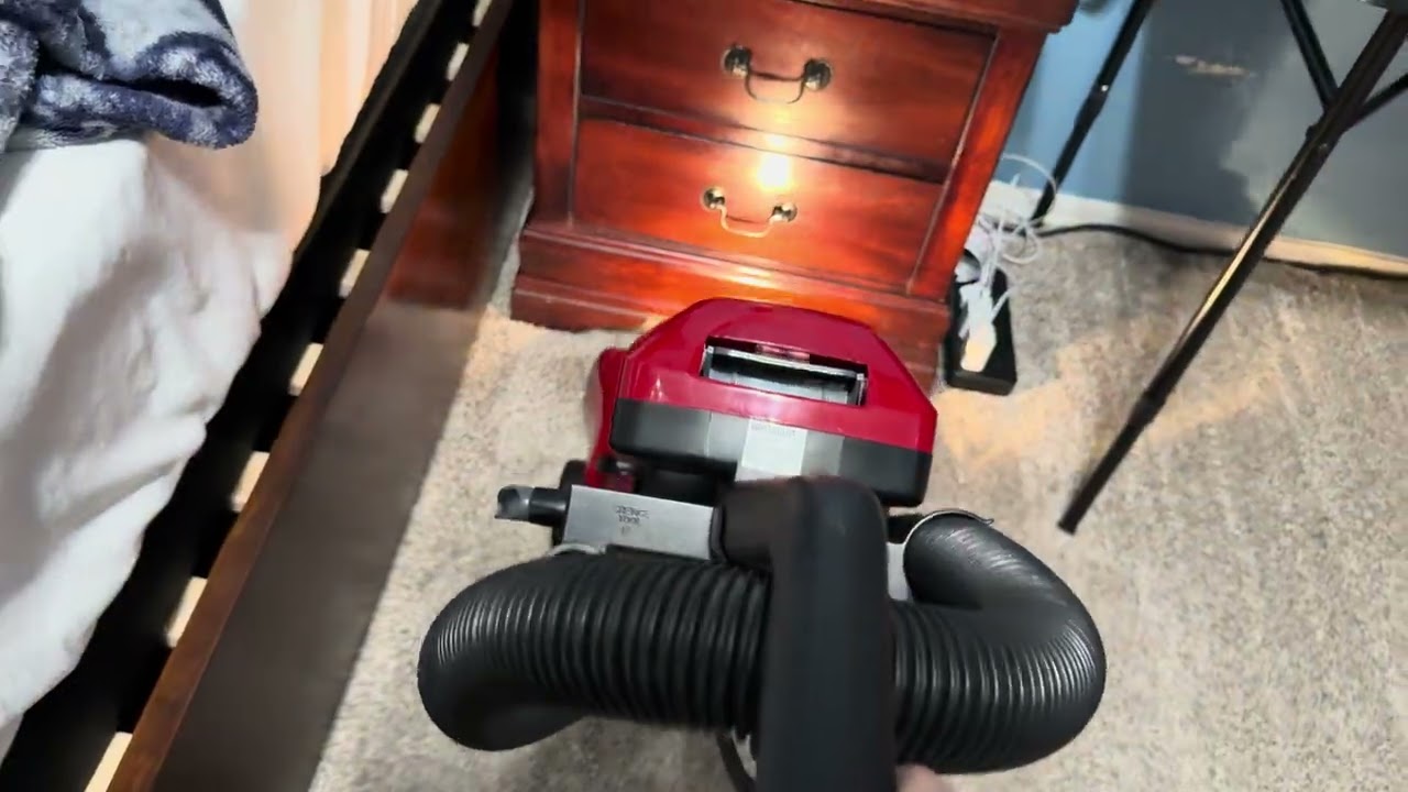 Dirt Devil Jaguar Featherlite Upright M085575 (2005)