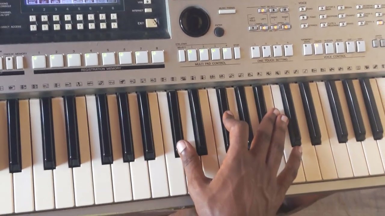 Uko wacuranga indirimbo nziza nemezanya numutima wanje kontazahwema kugushyira hejuru🎹.