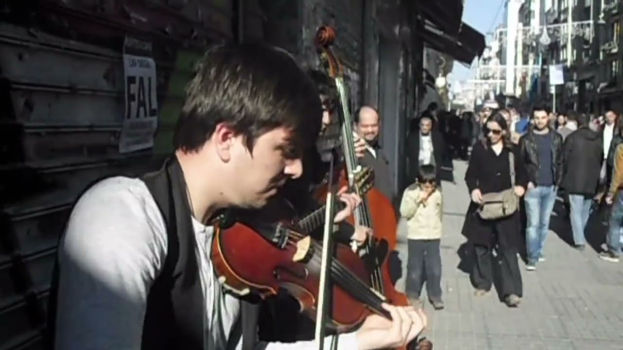 Kurdilihicazkar longa & Şehnaz longa | sokak kayıtlarım | 18 Mart 2012 İstiklal Caddesi